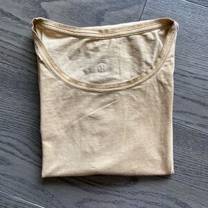 Lululemon EUC sz 6 Love crew neck t-shirt